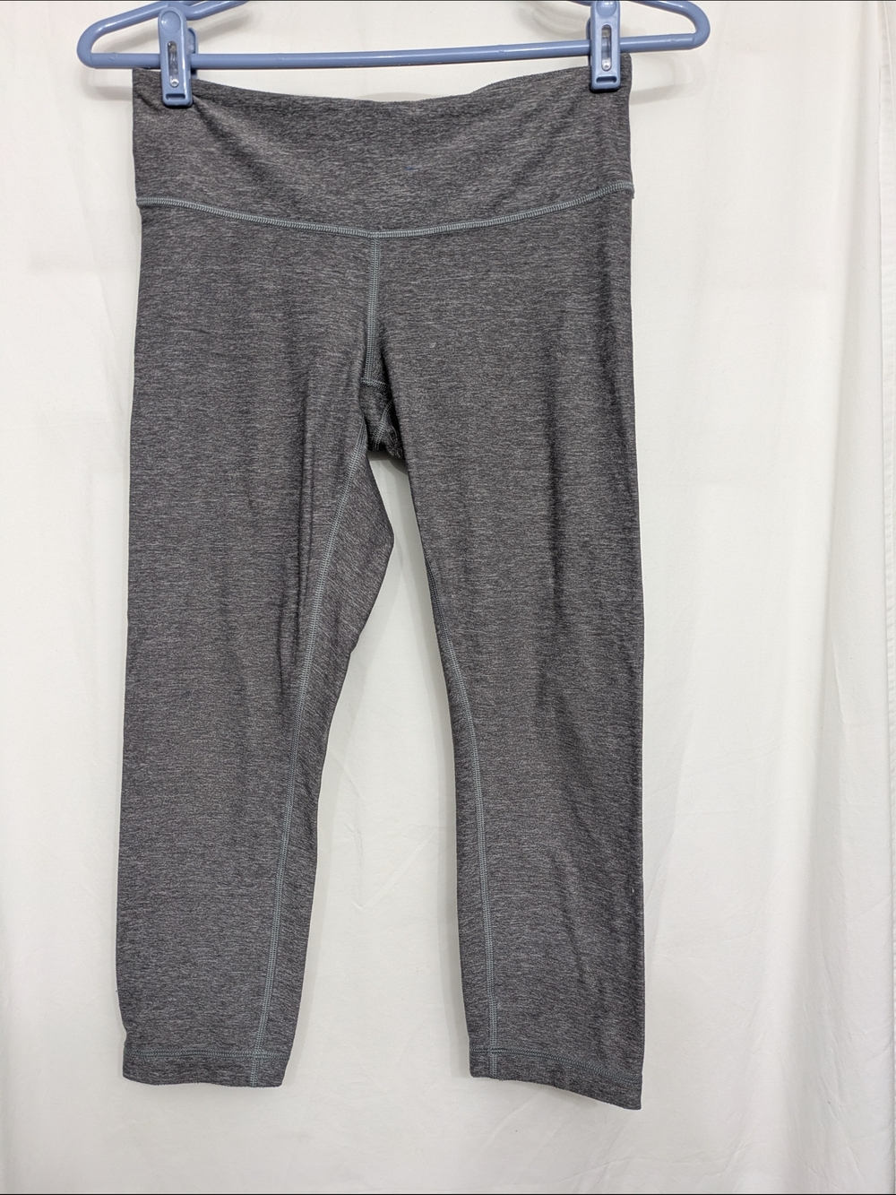 Lululemon Gray Heather Crop Leggings Womens Size 6 High Rise Yoga Athletic Pants